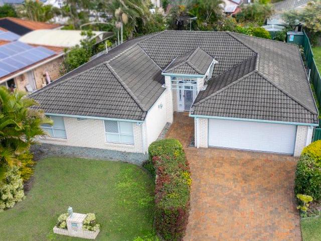 Your OPPORTUNITY to own the best VALUE home in Banksia Beach 101 AVON AVENUE