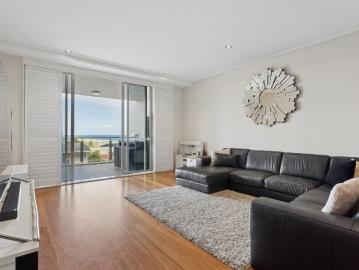 YOUR BEACHSIDE LIFE AWAITS