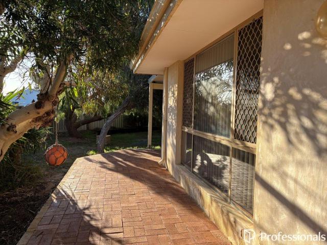 Your Coastal Escape in Mahomets Flats