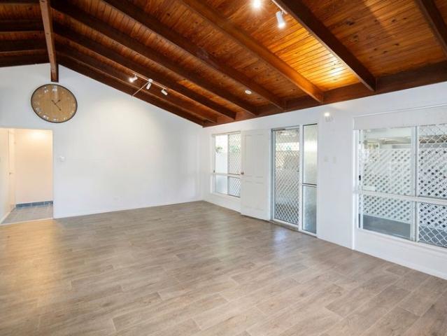 Your Coastal Oasis Awaits – Pool, Space & Lifestyle!