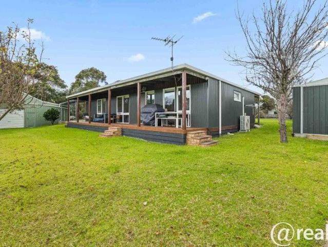 Your Coastal Retreat in Corinella