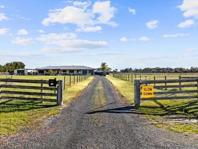YOUR COUNTRY ESCAPE IS CALLING