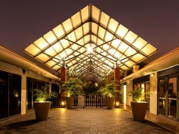 Your Dream Oaks Oasis