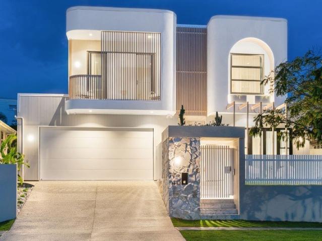 Your dream Custom Home of Grand Proportions. Call me now on 0405 977 211