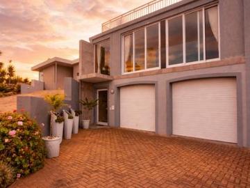 your dream coastal home in pinnacle.