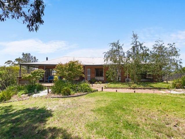 Your Dream Countryside Retreat, Just Minutes from Town