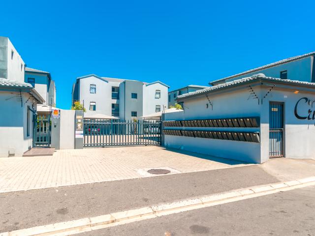 Your Dream Family Apartment in Vibrant Parklands Awaits!