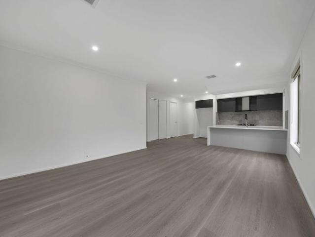 Your Dream Family Home Awaits at Thornhill Park!