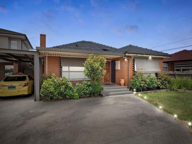 Your Dream Family Home Awaits in Lalor!