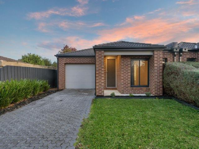 Your Dream Family Home Awaits in Rowville!