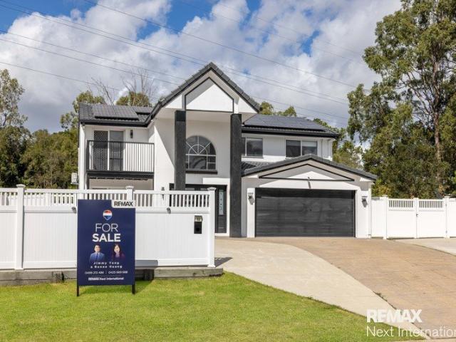 Your Dream Family Home Awaits: Spacious 6 Bedroom, 3 Bathroom Haven in a Premier Eight Mile Plains Location