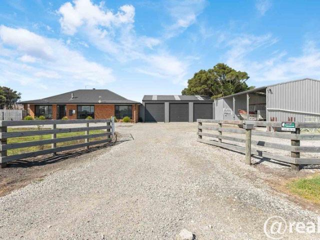Your Dream Hobby Farm Awaits 7 Woolmer Road, Bass
