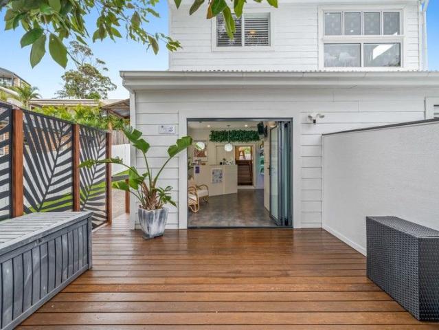 Your Coastal Dream Home Awaits in Wamberal!