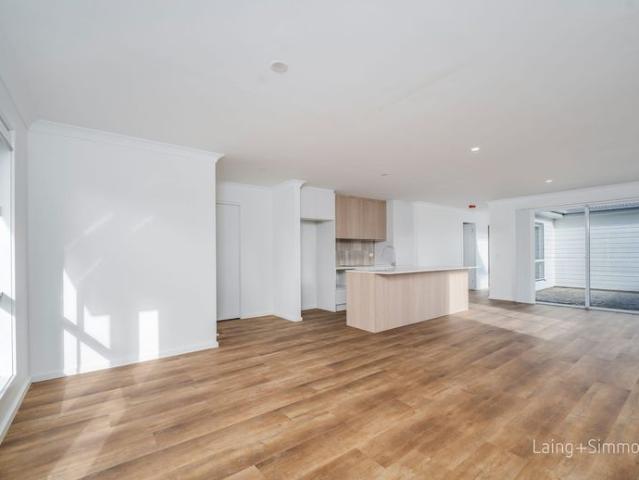 Your Dream Home Awaits: Chic 3 Bed, 2 Bath Unit with Spacious Garage in Armidale!