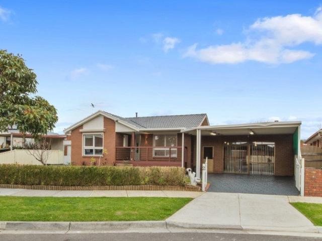Your Dream Home Awaits in a Prime Thomastown Location!