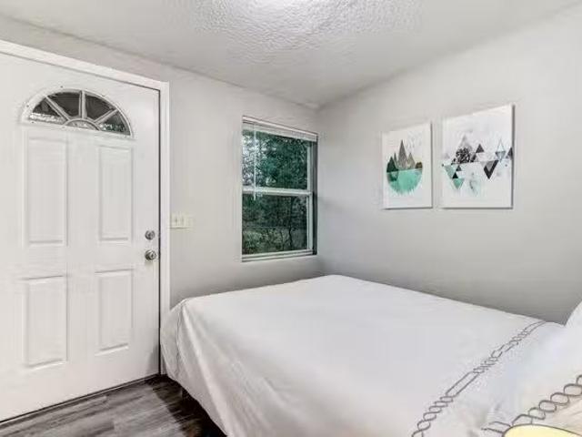 Your Dream Home Awaits: Serenity Meets Convenience in Jacksonv.