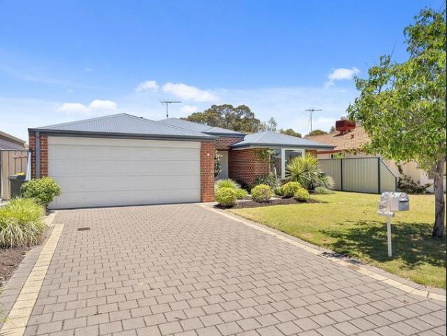 Your Dream Home in Meadow Springs!