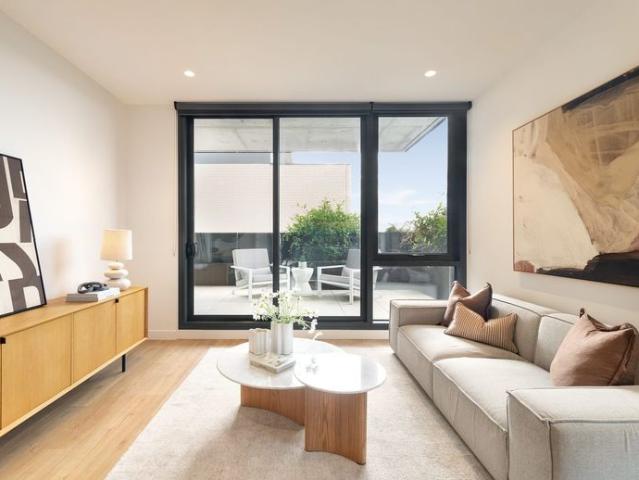 Your Dream Unfurnished 3 Bedroom 2 Bathroom Apartment + 6 Weeks Rent Free