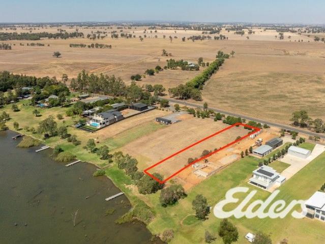 YOUR DREAM WATERFRONT LIFESTYLE AWAITS!
