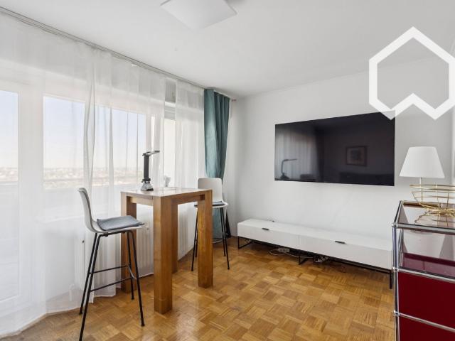 Your Elegant Dream Apartment with Skyline View, Frankfurt Amsterdam Apartments for Rent