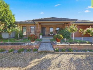 Moorabool, Victoria, Victoria - Equipped kitchen