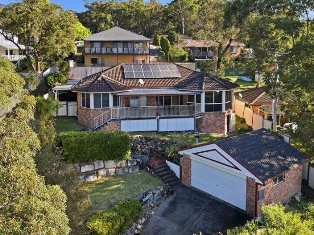 Your Family Oasis with a Beautiful Leafy Outlook