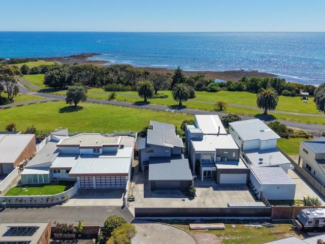 YOUR FRONT ROW SEAT TO COLES BEACH