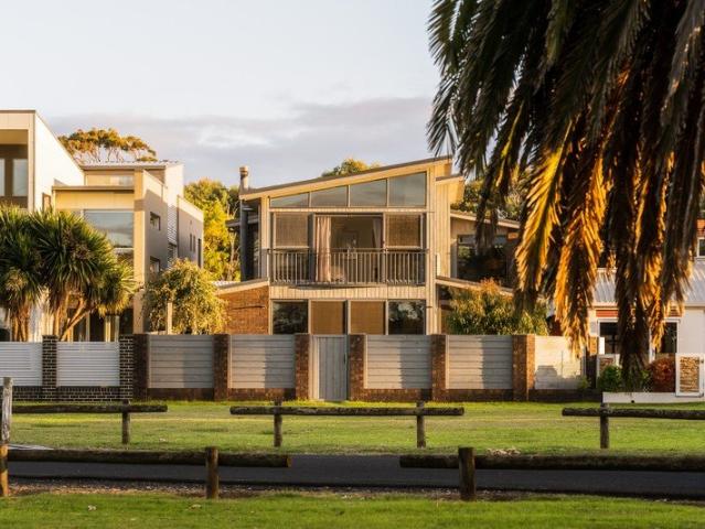 YOUR FRONT ROW SEAT TO COLES BEACH