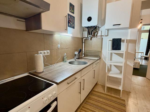 Your Home Away from Home – Bright, Stylishly Furnished 3 Bedroom Apartment in Berlin Weißensee, Berlin Amsterdam Apartments for Rent