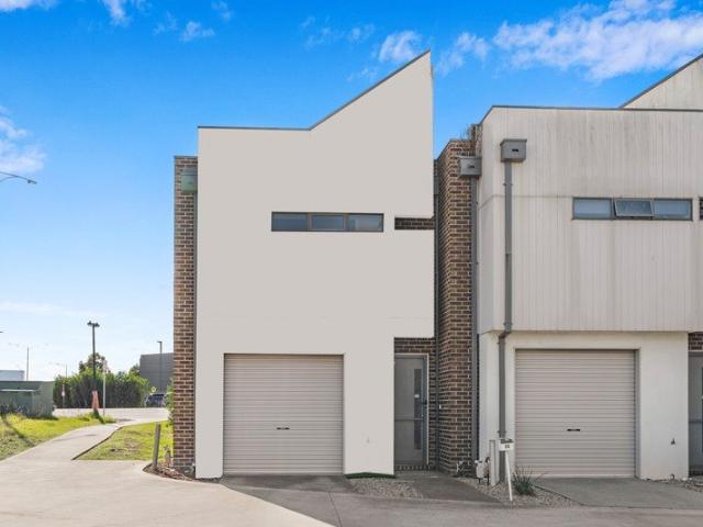 Your Ideal Home Awaits: Stylish Double Storey Townhouse in Prime Craigieburn Location
