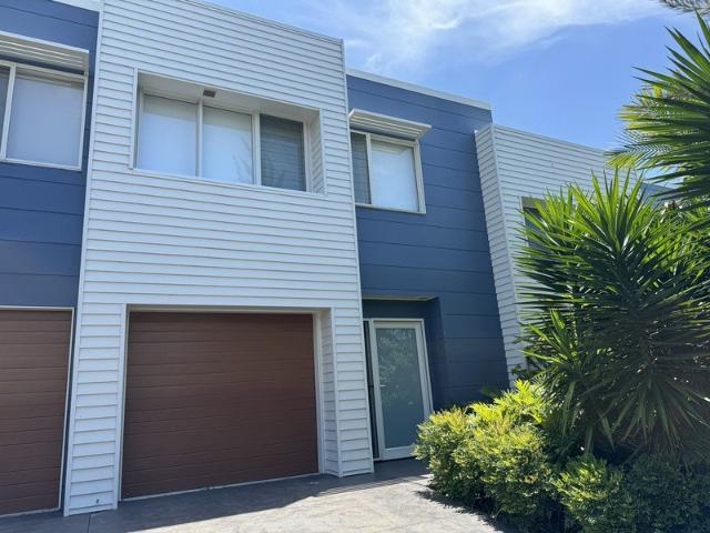 YOUR IDEAL HOME AWAITS: 3 BEDROOMS, STYLE AND CONVENIENCE