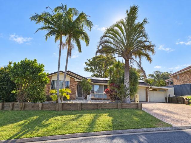 Your Lighthouse Beach Life Starts Here Single level 4 bedroom and multiple family living · Pool · Walk to beach & shops