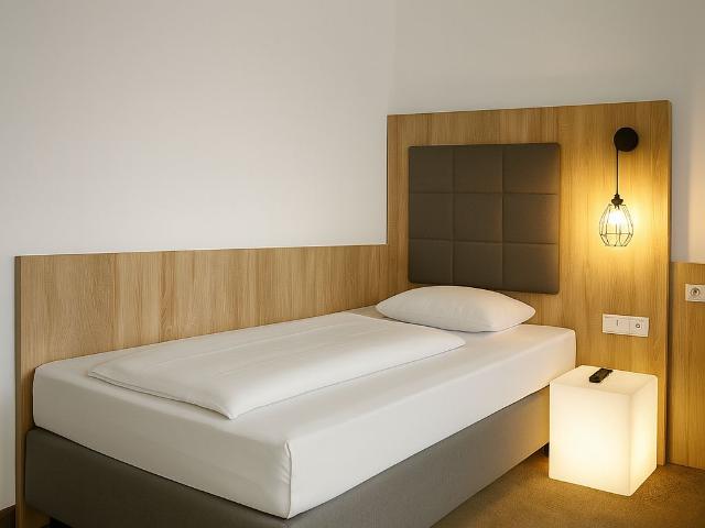 Your long term dream: Deluxe single room with kitchenette, Frankfurt Amsterdam Apartments for Rent