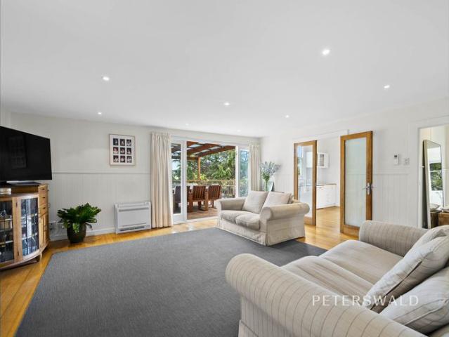 Your Peaceful Coal Valley Escape, Just Minutes from Hobart
