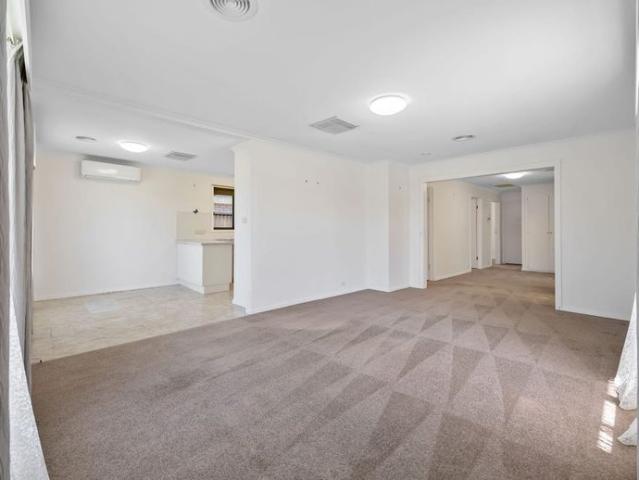 Your Peaceful Court Retreat with Room to Grow