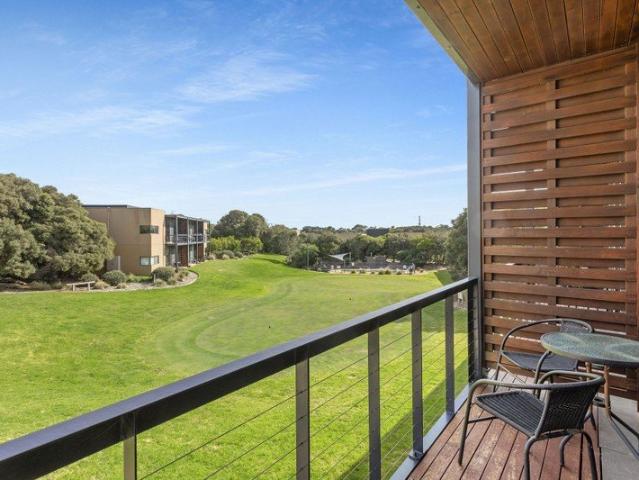 Your Peninsula escape, with golf and hot springs at your doorstep