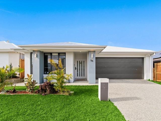 YOUR PERFECT FAMILY HOME IN EVERLEIGH