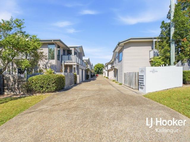 YOUR PERFECT PETRIE TOWNHOUSE AWAITS!