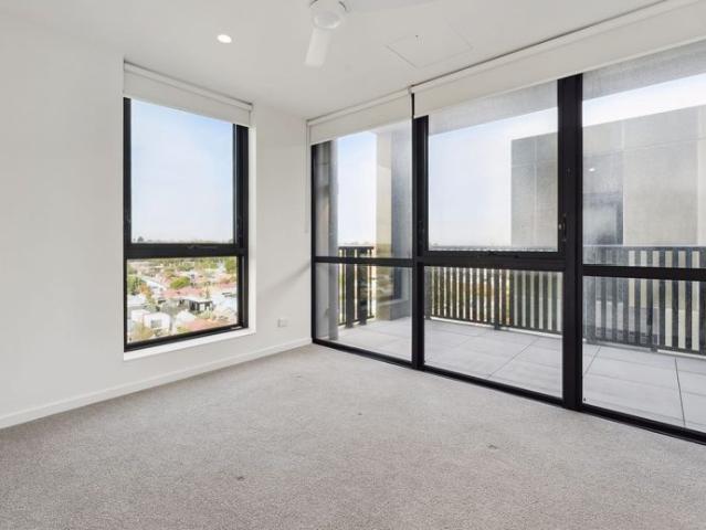 Your Prahran Lifestyle Starts Here – Modern 2 Bedroom Apartment