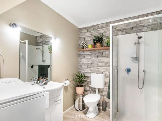 Your Private Oasis I Spacious Family Home with a Pool & Granny Flat