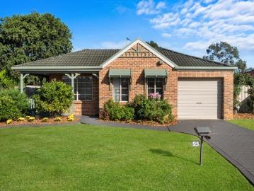 South Windsor, Colo Heights - Equipped kitchen