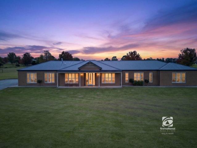 YOUR PRIVATE LIFESTYLE UPGRADE STARTS HERE