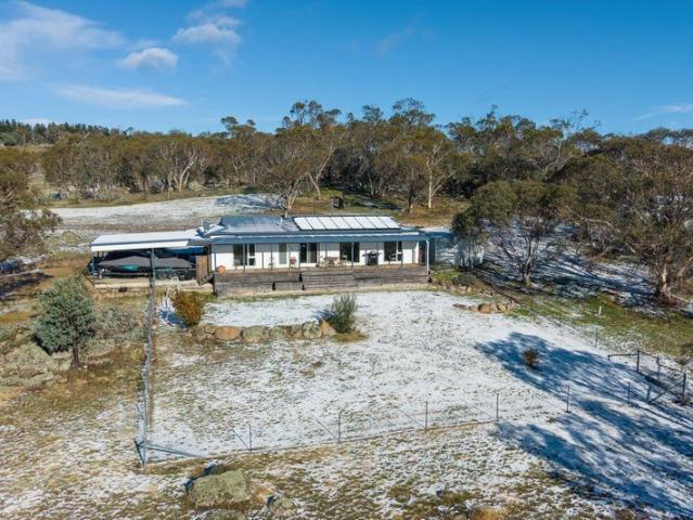 Your Private Snowy Mountains Escape on 5 Scenic Acres