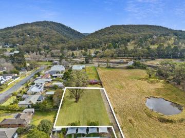 Your Private Slice of Mittagong Over Half an Acre with Stunning Mount Jelore Views