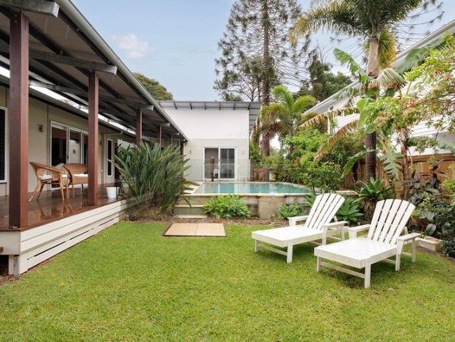 YOUR PRIVATE TROPICAL OASIS | EXCEPTIONAL FAMILY LIVING WITH A NOOSA TWIST