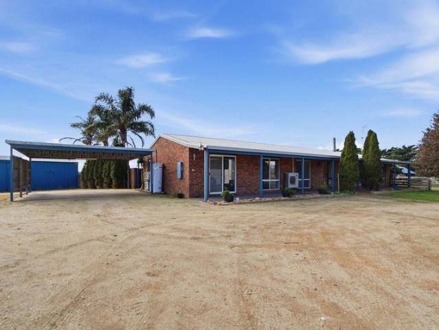 Your Rural Escape Just Minutes from Sale