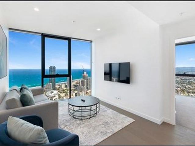 YOUR STAR RESIDENCE AWAITS Rare 3 Bedroom 3 Bathroom Plus Media Furnished Apartment with 2 Carparks!