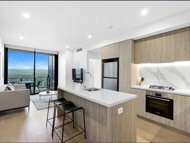 YOUR STAR RESIDENCES AWAITS – 1 BEDROOM 1 BATHROOM OCEAN VIEWS & INCLUDES FREE WIFI & FOXTEL AVAILABLE 23 JUNE
