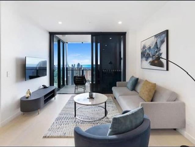 YOUR STAR RESIDENCES AWAITS – 2 BEDROOM 2 BATHROOM OCEAN VIEWS & INCLUDES FREE WIFI & FOXTEL AVAILABLE 1 NOVEMBER 3 POOLS/2 GYMS