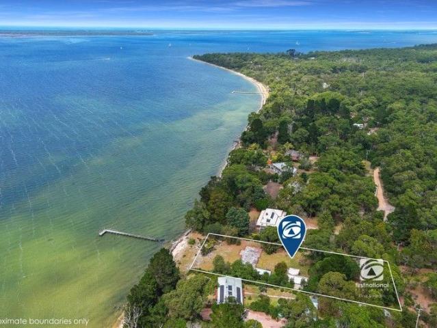 YOUR SANCTUARY ISLAND LIFESTYLE AWAITS